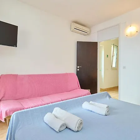 1 Bedroom Lovely In *